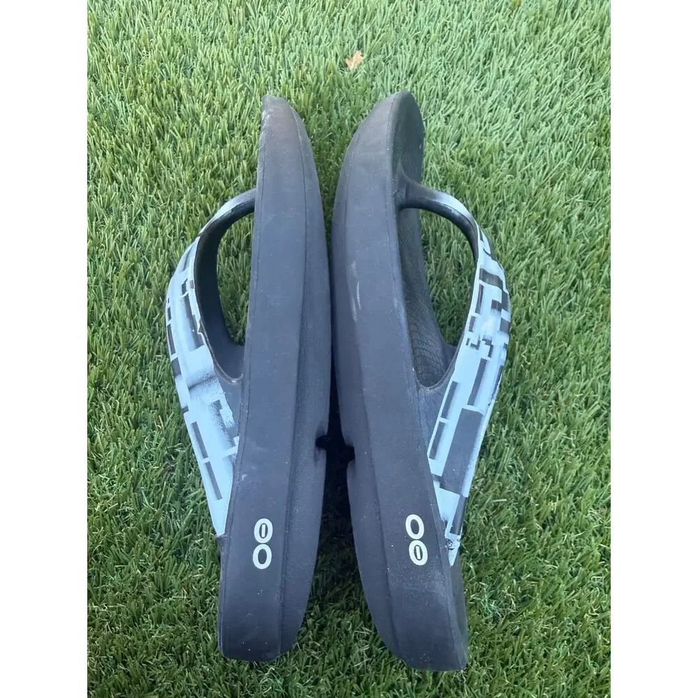 OOFOS OOlala Limited Recovery Flip Flops Black Geo White Women Sz 10
